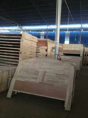 【實(shí)木床床板床頭柜床子不開裂精雕床體現(xiàn)自然 雙人床 餐桌椅 組合】?jī)r(jià)格,廠家,圖片,成套家具,南康實(shí)木家具廠-